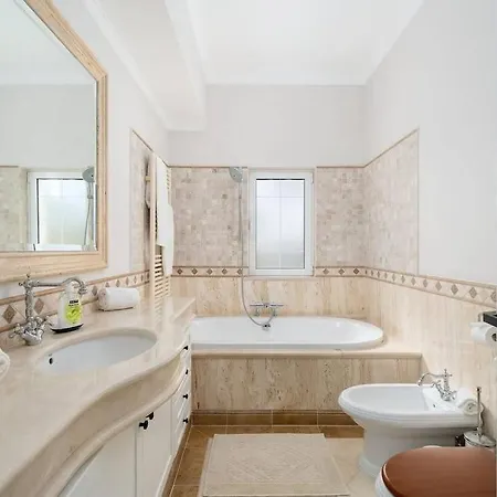 Villa 4br With Private Pool In - What'app - 0049-1521-4658-810 - For Reservations! *