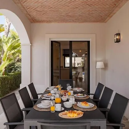 Villa 4br With Private Pool In - What'app - 0049-1521-4658-810 - For Reservations!