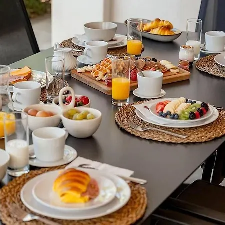 Villa 4br With Private Pool In - What'app - 0049-1521-4658-810 - For Reservations!