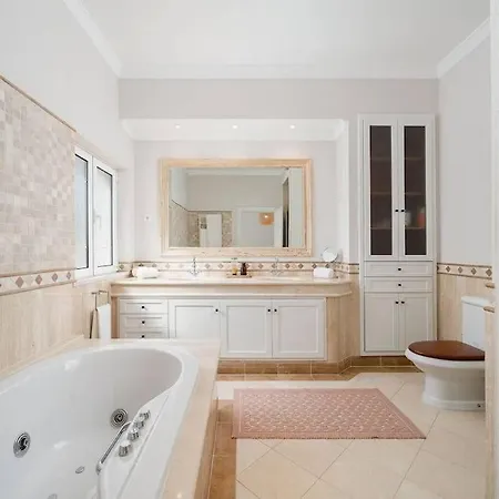 Villa 4br With Private Pool In - What'app - 0049-1521-4658-810 - For Reservations! Faro